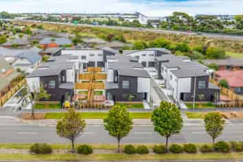 121C Lincoln Road, Addington