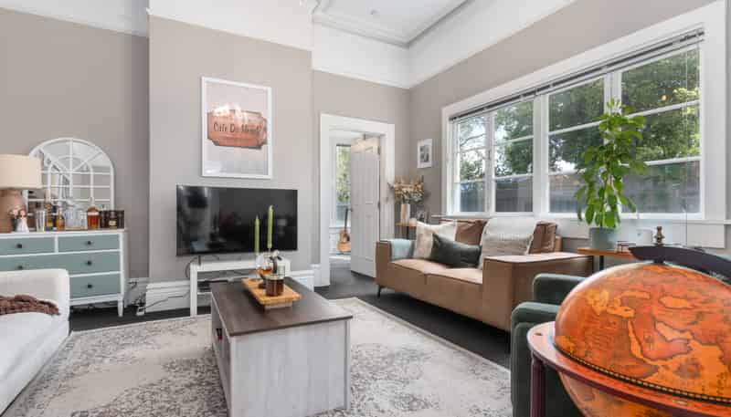 24 Buffon Street, Waltham