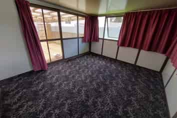 40 Tudor Road, Henderson