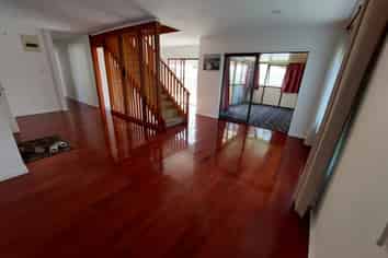 40 Tudor Road, Henderson