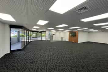 Profiled Office or Showroom - Well Priced