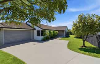 7 Caldera Crescent, Pyes Pa