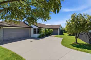 7 Caldera Crescent, Pyes Pa