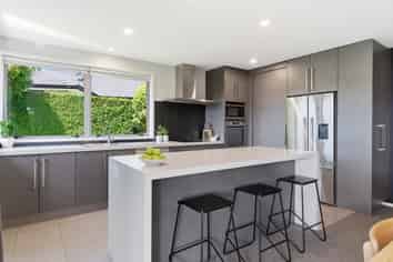 7 Caldera Crescent, Pyes Pa