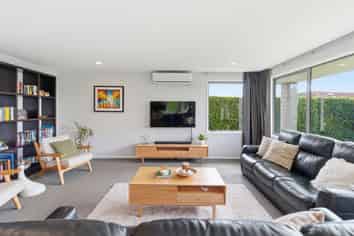 7 Caldera Crescent, Pyes Pa