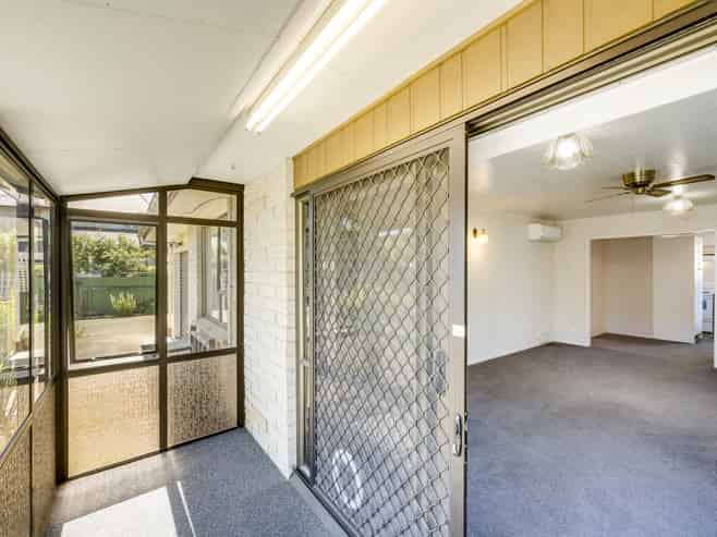 3/403 Avenue Road West, Hastings