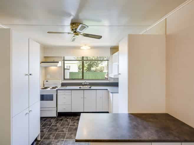 3/403 Avenue Road West, Hastings