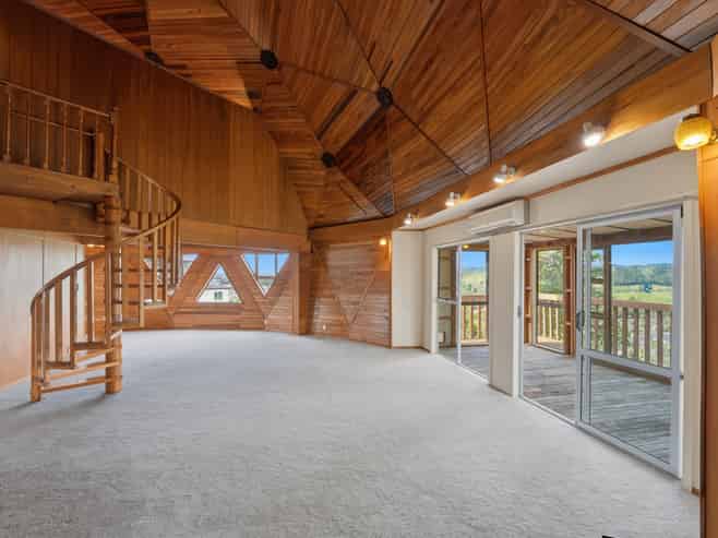 272 Sturges Road, Henderson