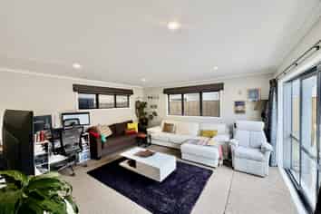 201a McLintock Street North, Johnsonville