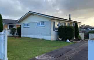 12 Fitzwater Place, Henderson