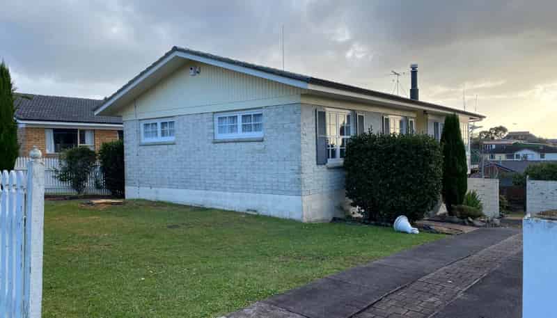 12 Fitzwater Place, Henderson