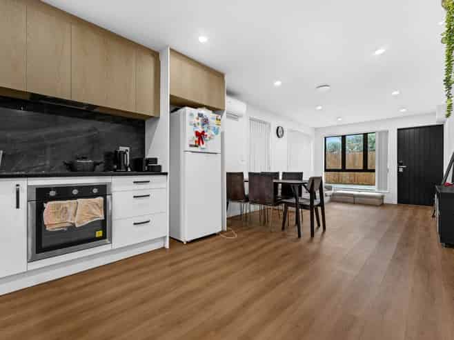 10D Benton Place, Manurewa