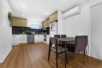 10D Benton Place, Manurewa