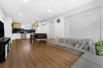 10D Benton Place, Manurewa