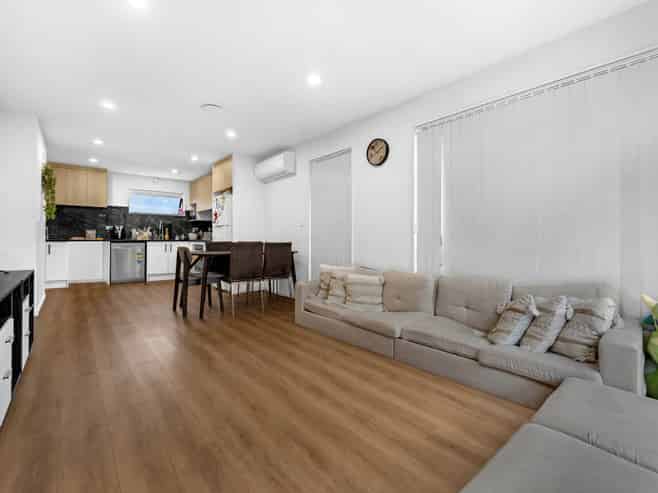 10D Benton Place, Manurewa