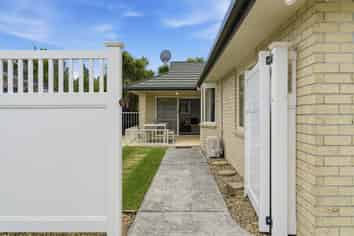 15 Tawai Dell, Pyes Pa