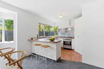 15 Tawai Dell, Pyes Pa