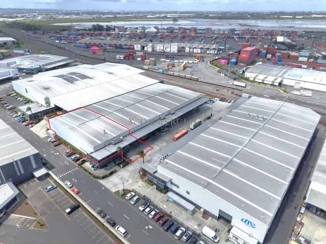 High Stud, A-Grade & On-Site Cafe