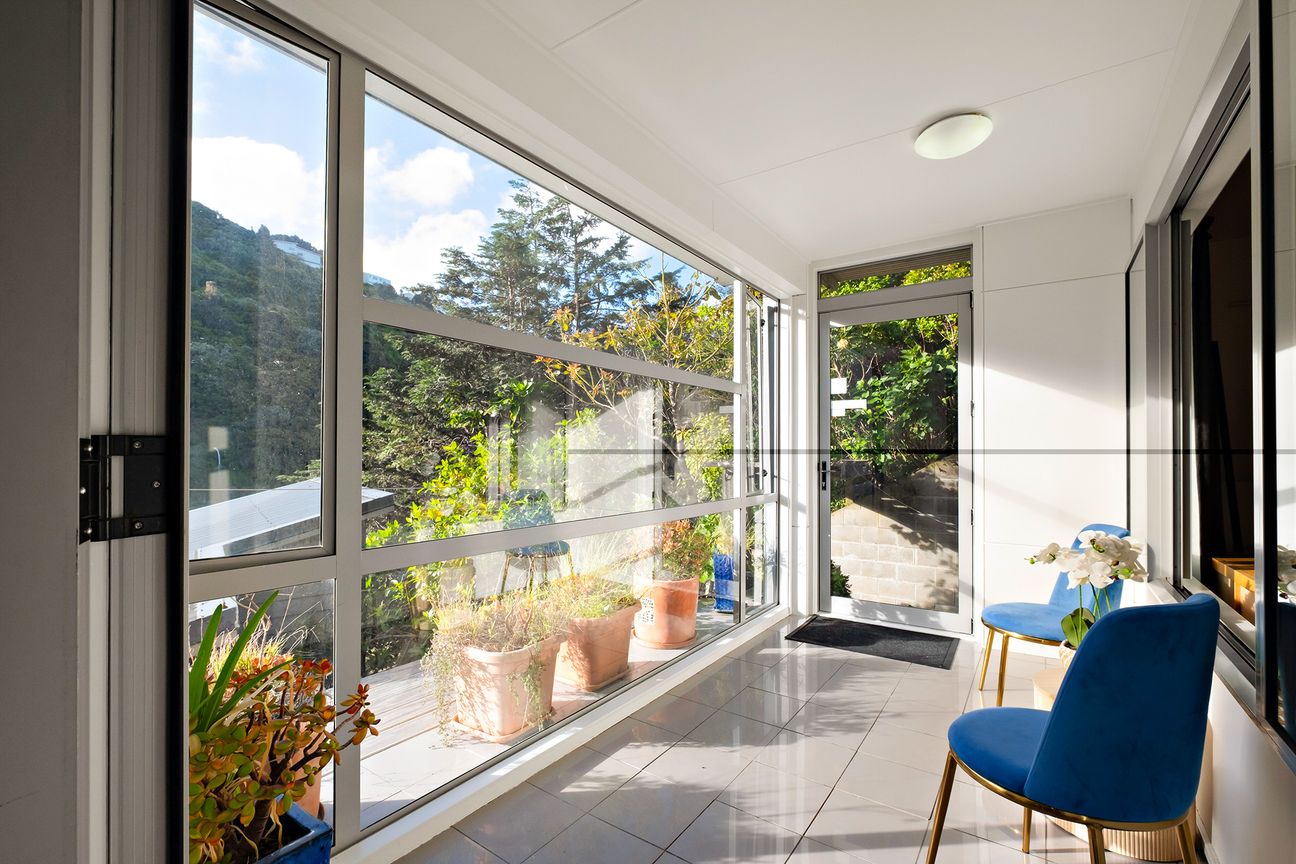 MODERN, LOW-MAINTENANCE FAMILY LIVING - Aanzicht 2