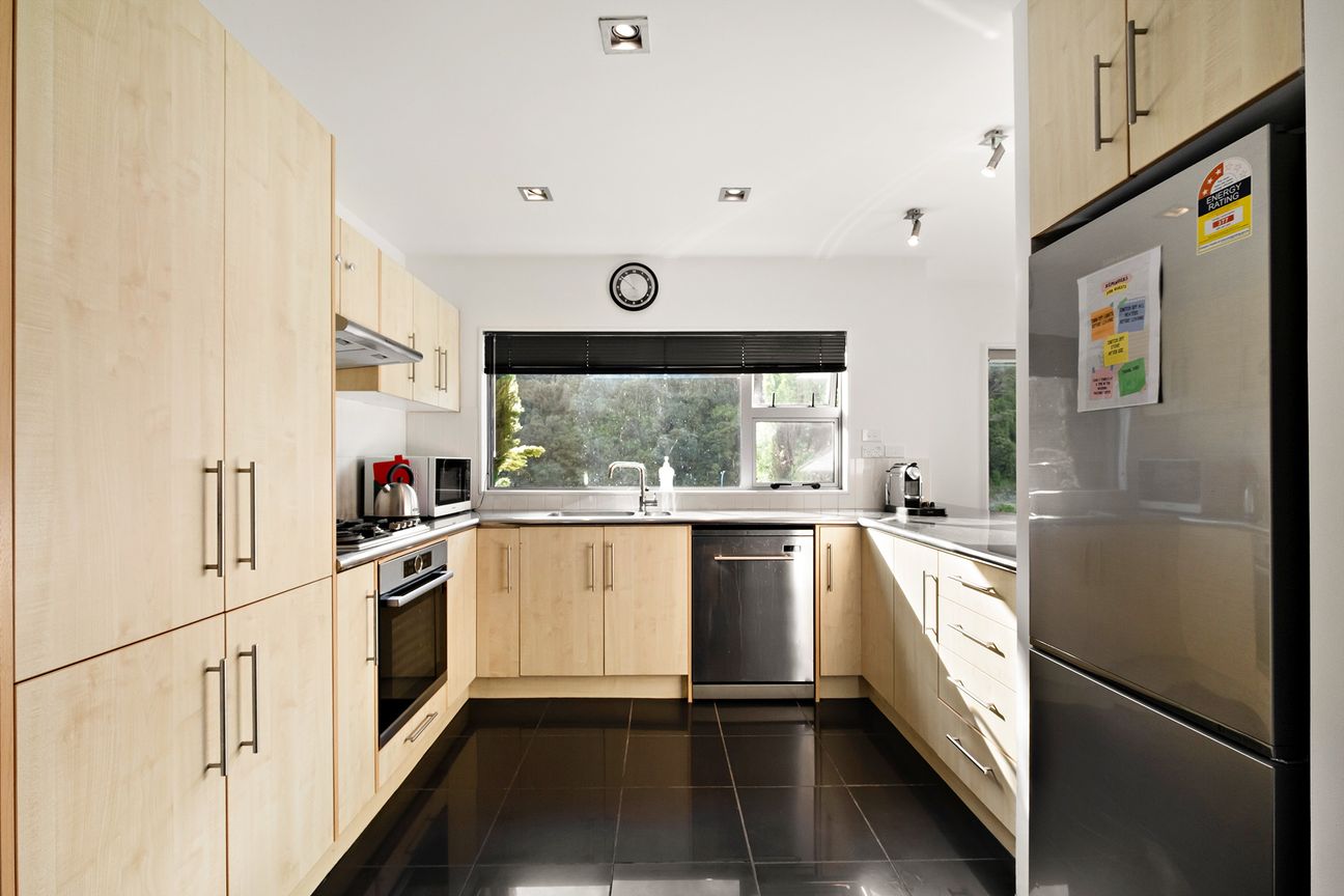 MODERN, LOW-MAINTENANCE FAMILY LIVING - Aanzicht 6
