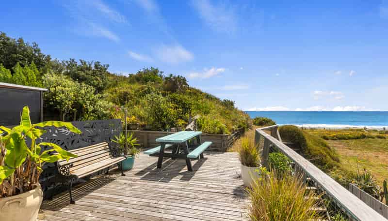 563 Pukehina Parade, Pukehina