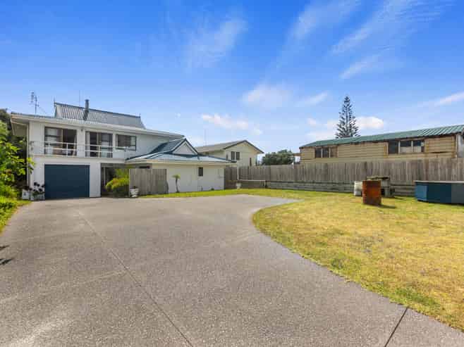 563 Pukehina Parade, Pukehina