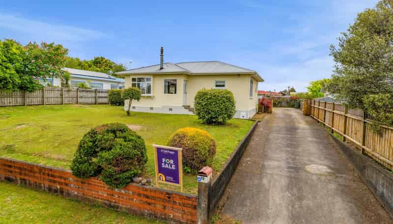 12 Falstaff Street, Stratford