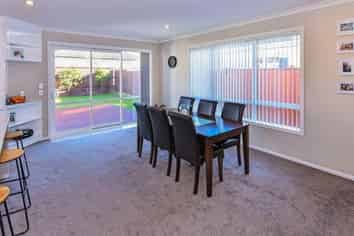 9 Sunglade Grove, Flat Bush