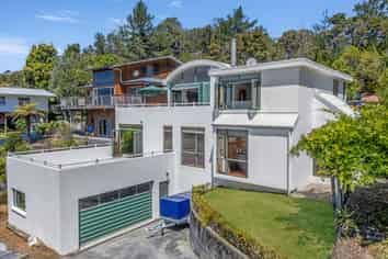 54 Hinemoa Terrace, Tairua
