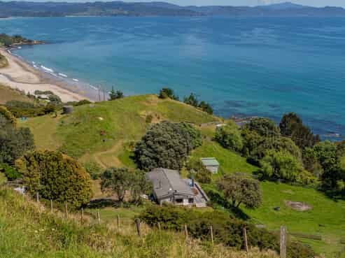 . Sh25 Te Rerenga-Kuaotunu Road, Kuaotunu