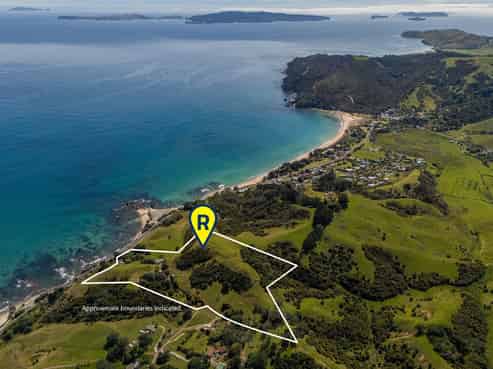 . Sh25 Te Rerenga-Kuaotunu Road, Kuaotunu