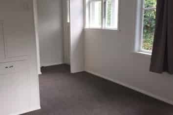 2 Woodstock Terrace, Tawa