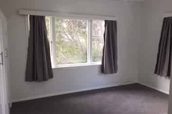 2 Woodstock Terrace, Tawa