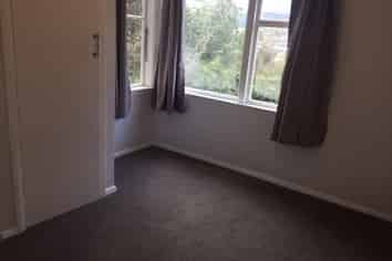 2 Woodstock Terrace, Tawa