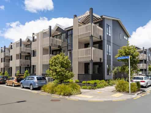 102/9 Mahana Road, Northcote