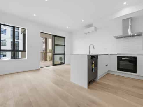 102/9 Mahana Road, Northcote
