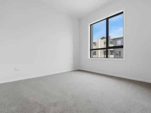 102/9 Mahana Road, Northcote