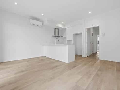 102/9 Mahana Road, Northcote