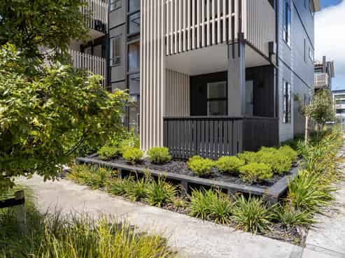 102/9 Mahana Road, Northcote