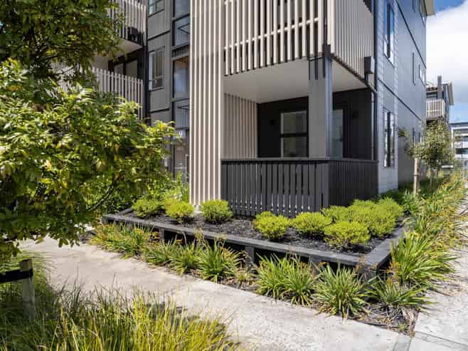 102/9 Mahana Road, Northcote