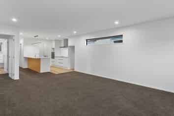 2/14 Woodhouse Street, Linwood