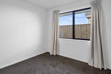 2/14 Woodhouse Street, Linwood