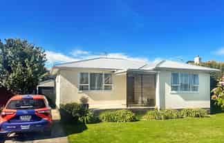 29 Selwyn Crescent, College Estate