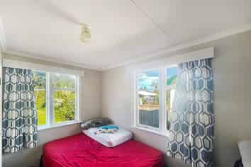 29 Selwyn Crescent, College Estate