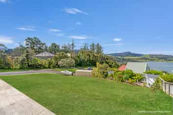 8 Hinemoa Terrace, Tairua