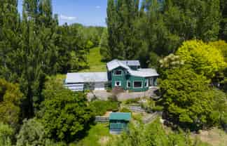 7 Poplar Grove, Bulls