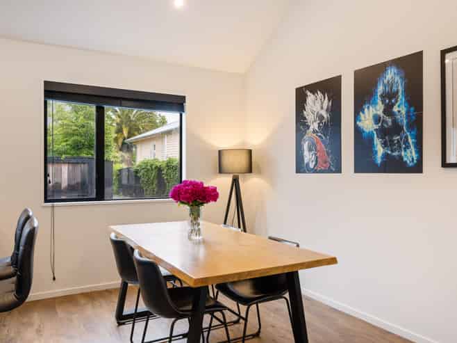 255B Edgeware Road, Saint Albans