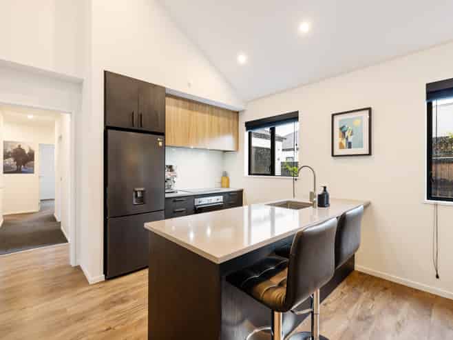 255B Edgeware Road, Saint Albans