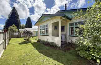 10 Broadway, Reefton