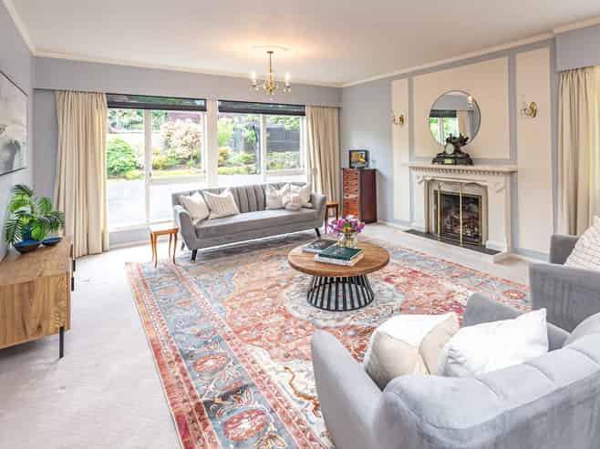 84 Great North Road, Saint Johns Hill